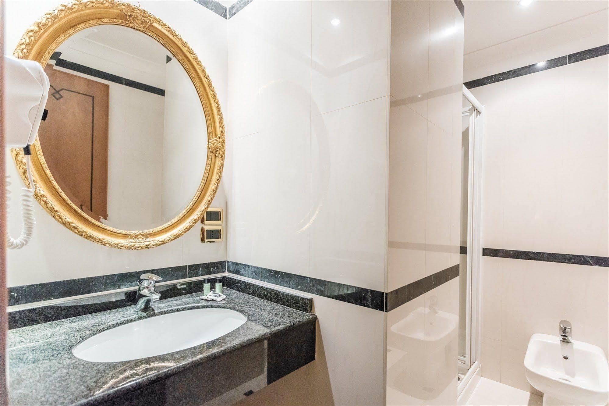 Hotel Raeli Regio